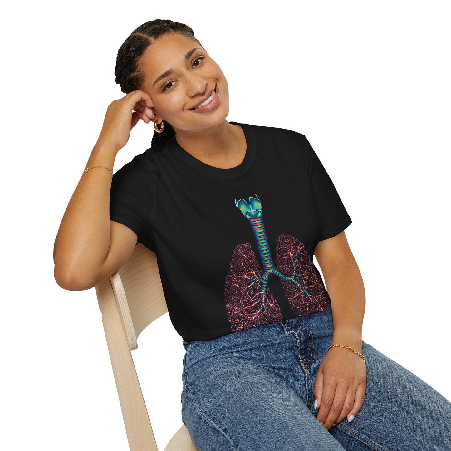 Woman wearing a black t-shirt featuring an illustration of anatomical lungs, including the bronchi, trachea, and larynx.