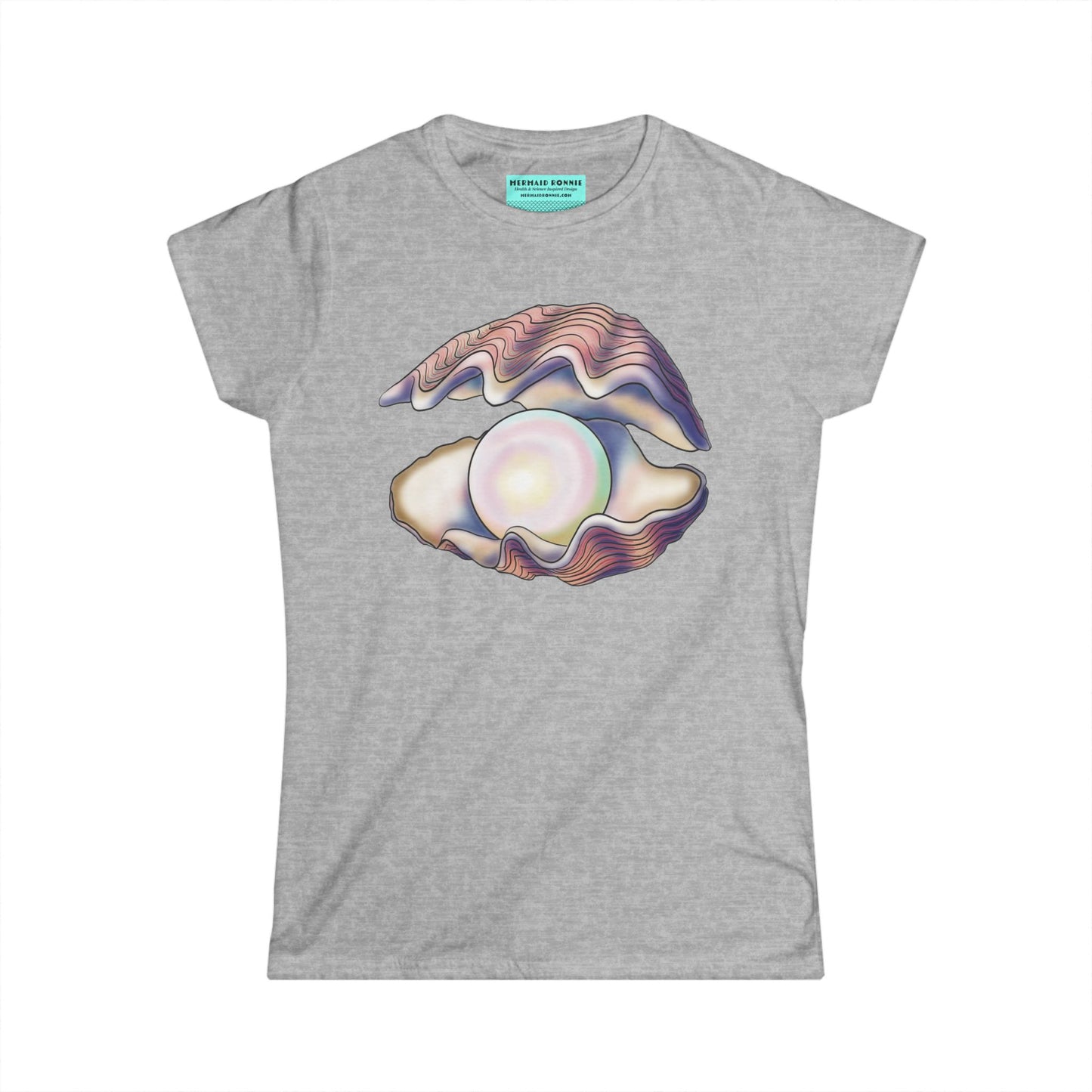 Women’s t-shirt in grey featuring an illustration of an open oyster with a large iridescent pearl inside.