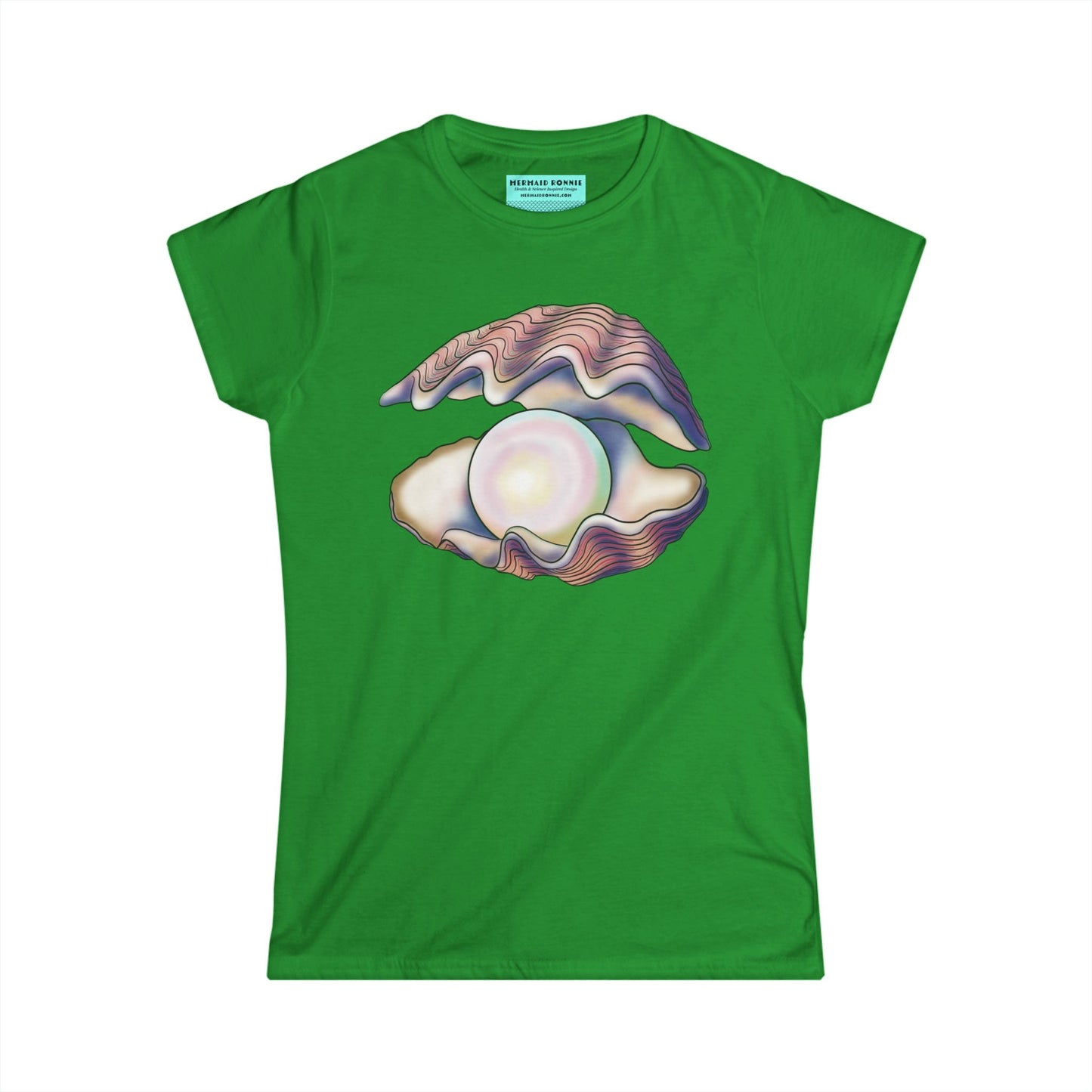 Women’s t-shirt in green featuring an illustration of an open oyster with a large iridescent pearl inside.