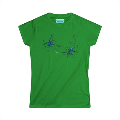 Women’s t-shirt in green featuring an illustration of two multipolar neurons forming a synapse.