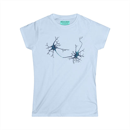 Women’s t-shirt in light blue featuring an illustration of two multipolar neurons forming a synapse.