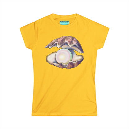 Women’s t-shirt in yellow featuring an illustration of an open oyster with a large iridescent pearl inside.