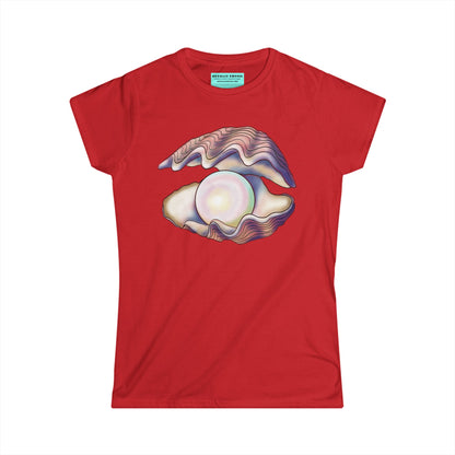 Women’s t-shirt in red featuring an illustration of an open oyster with a large iridescent pearl inside.